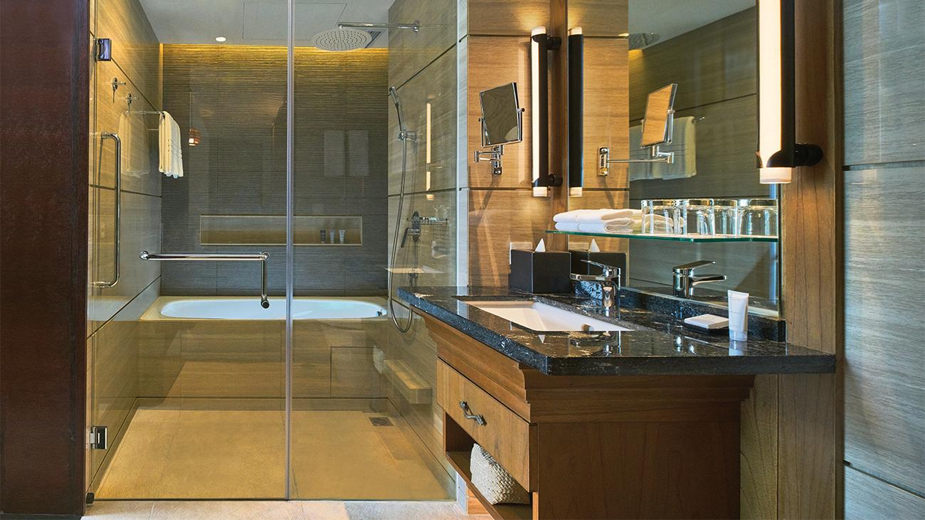 Master Bathroom  (1- or 2-Bedroom Apartment)